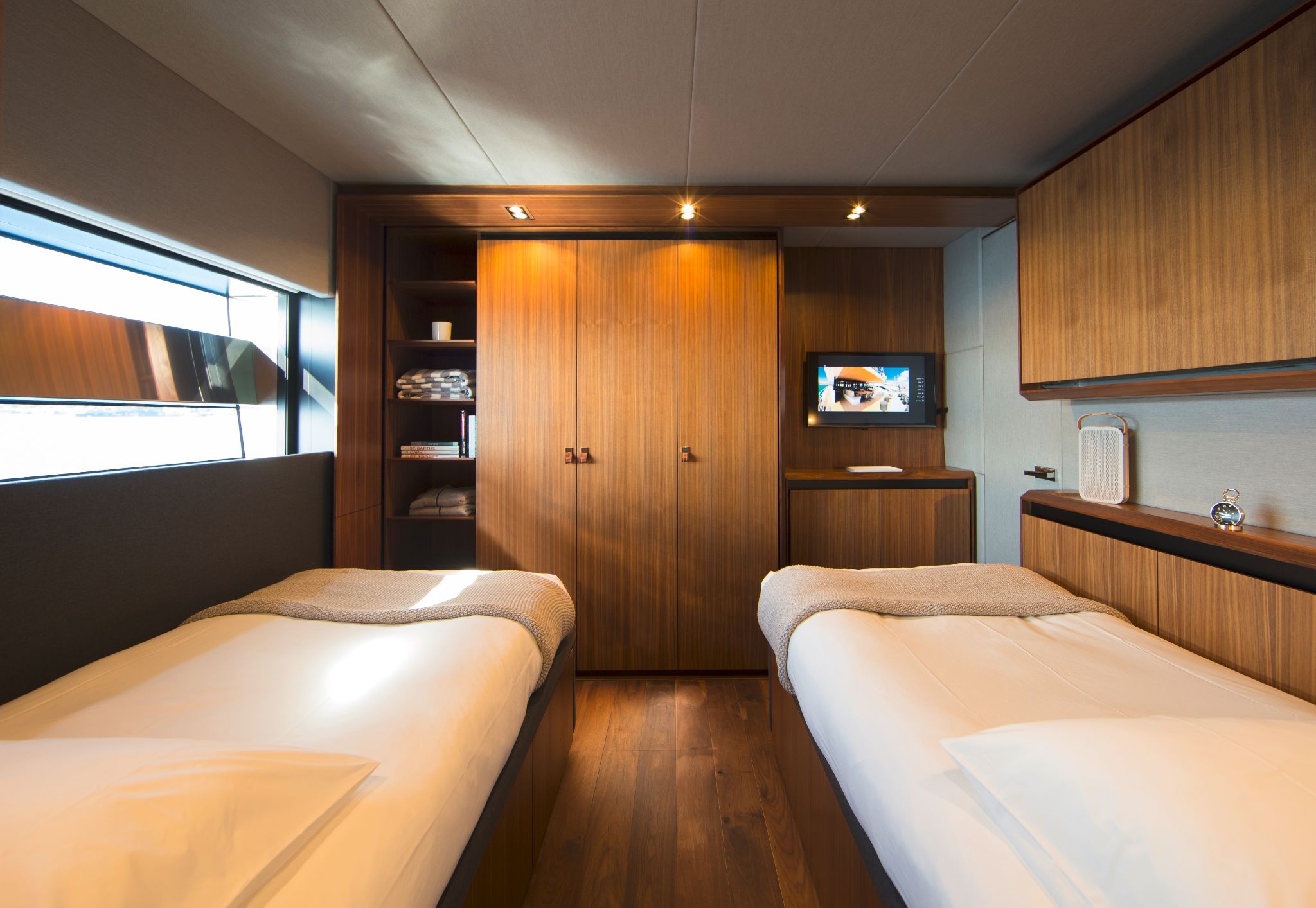 11832 NSSESKN 00000019 copyright wally by toni meneguzzo mafi.com